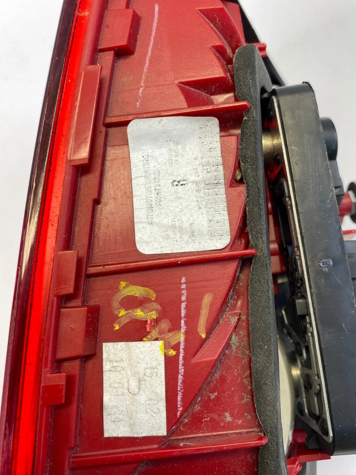2011-2014 VOLKSWAGEN JETTA TAILLIGHT INNER REAR RIGHT PASSENGER SIDE OEM FACTORY