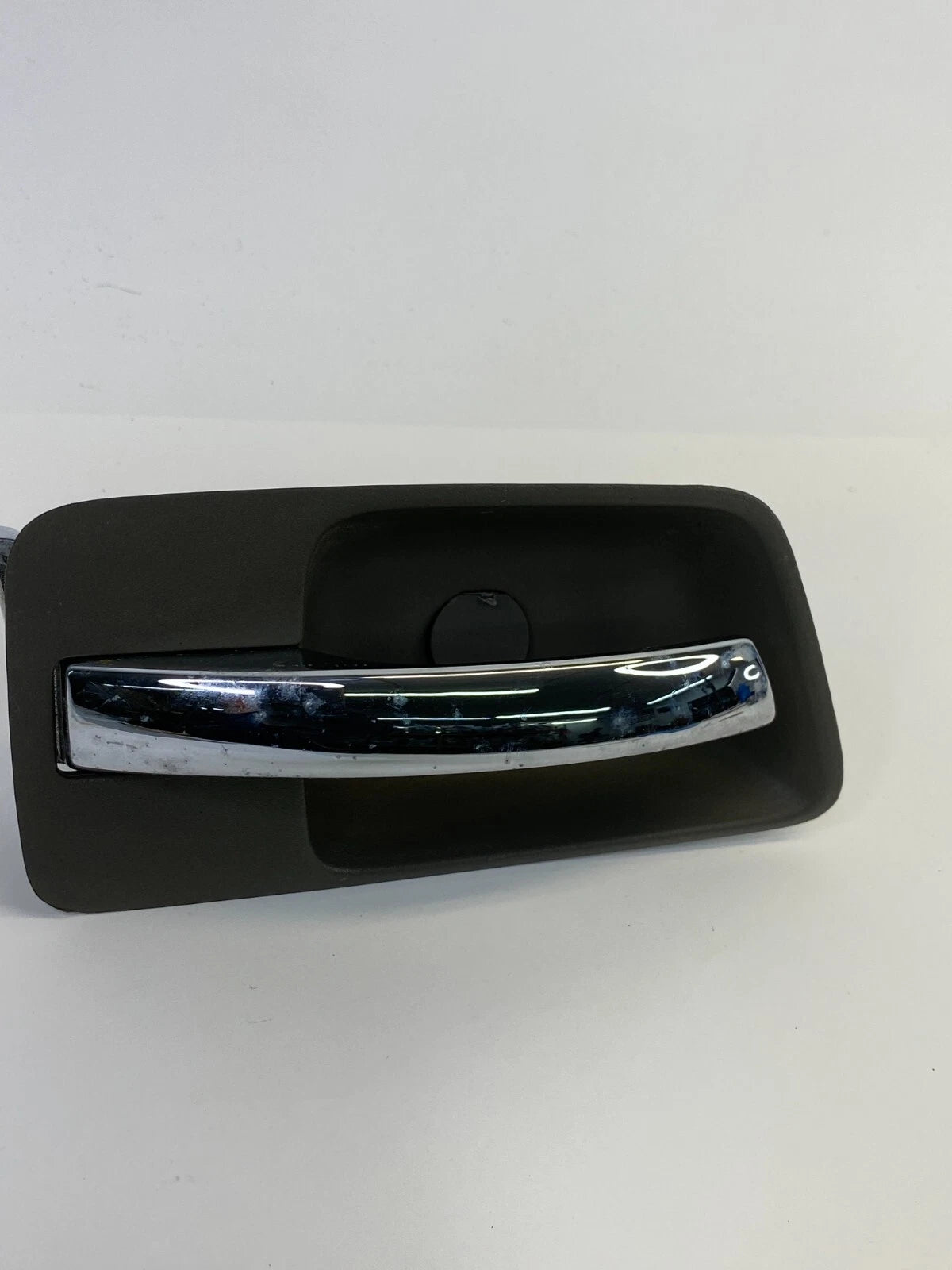 2005-2010 CHRYSLER 300 SEDAN 4-DR 3.5L FRONT RIGHT DOOR INNER HANDLE 1000106666