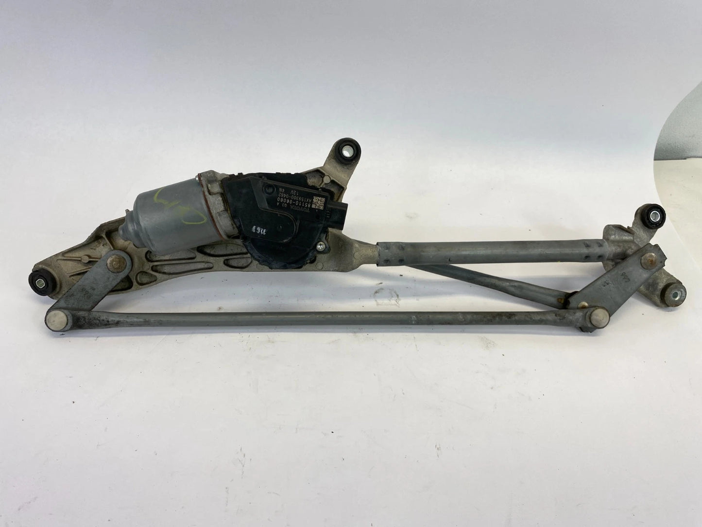 2007-2011 TOYOTA CAMRY FRONT WINDSHIELD WIPER MOTOR WITH LINKAGE OEM 85110-06060