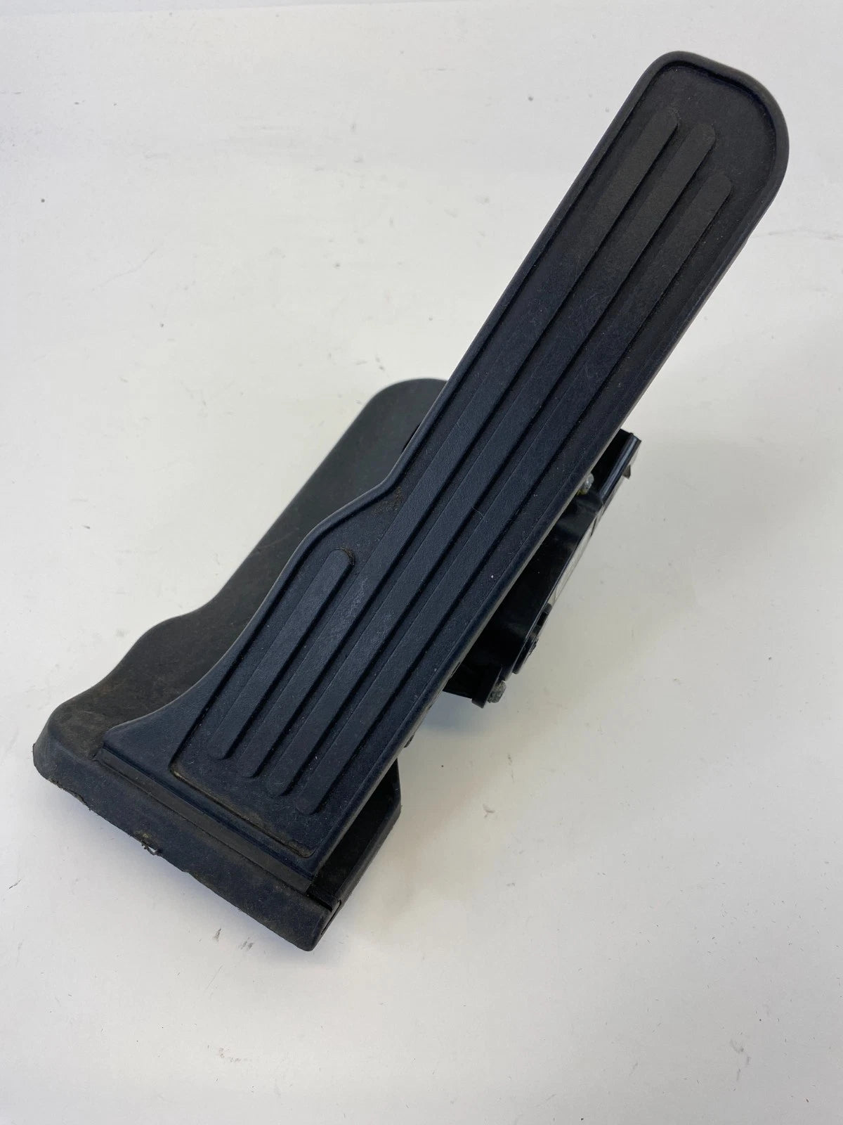 2013-2019 CADILLAC ATS BASE 2.0L ACCELERATOR GAS PEDAL W/ SENSOR 22912362 OEM