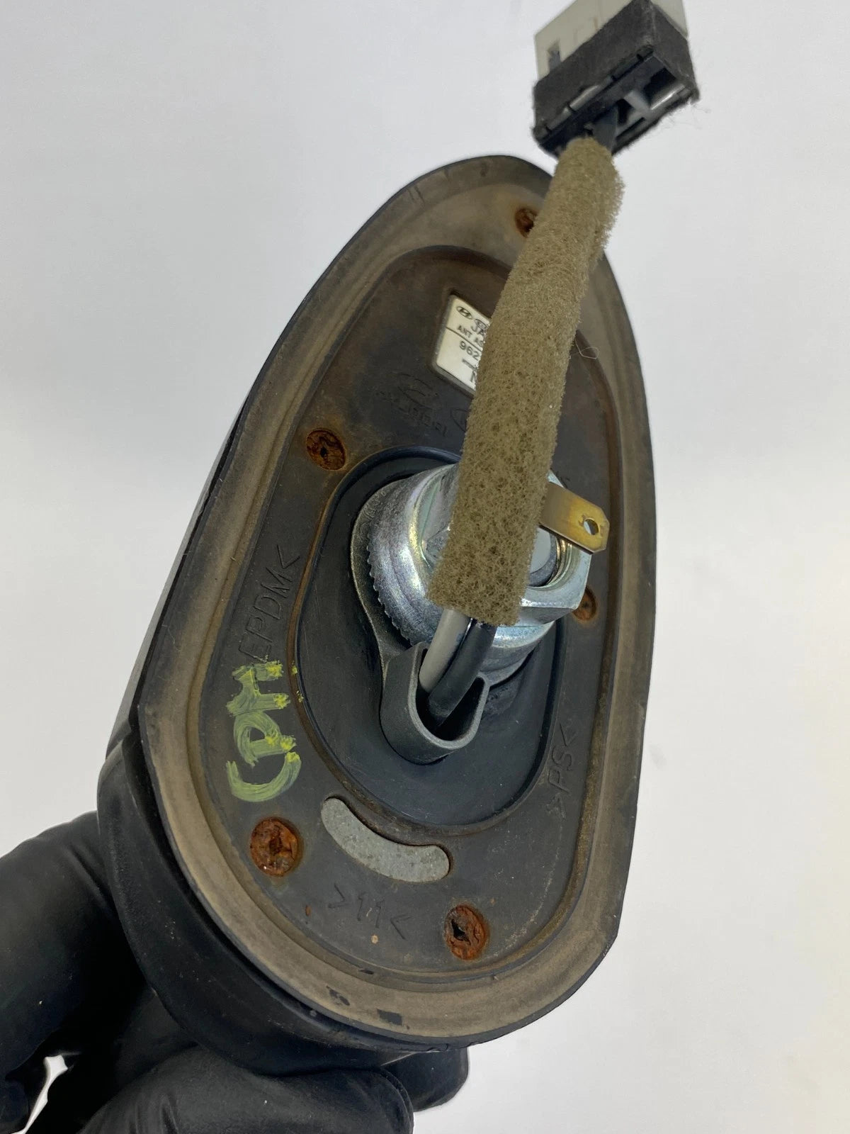 2014-2016 KIA SOUL ROOF MOUNTED RADIO ANTENNA BASE MAST ROD OEM 96210B2000