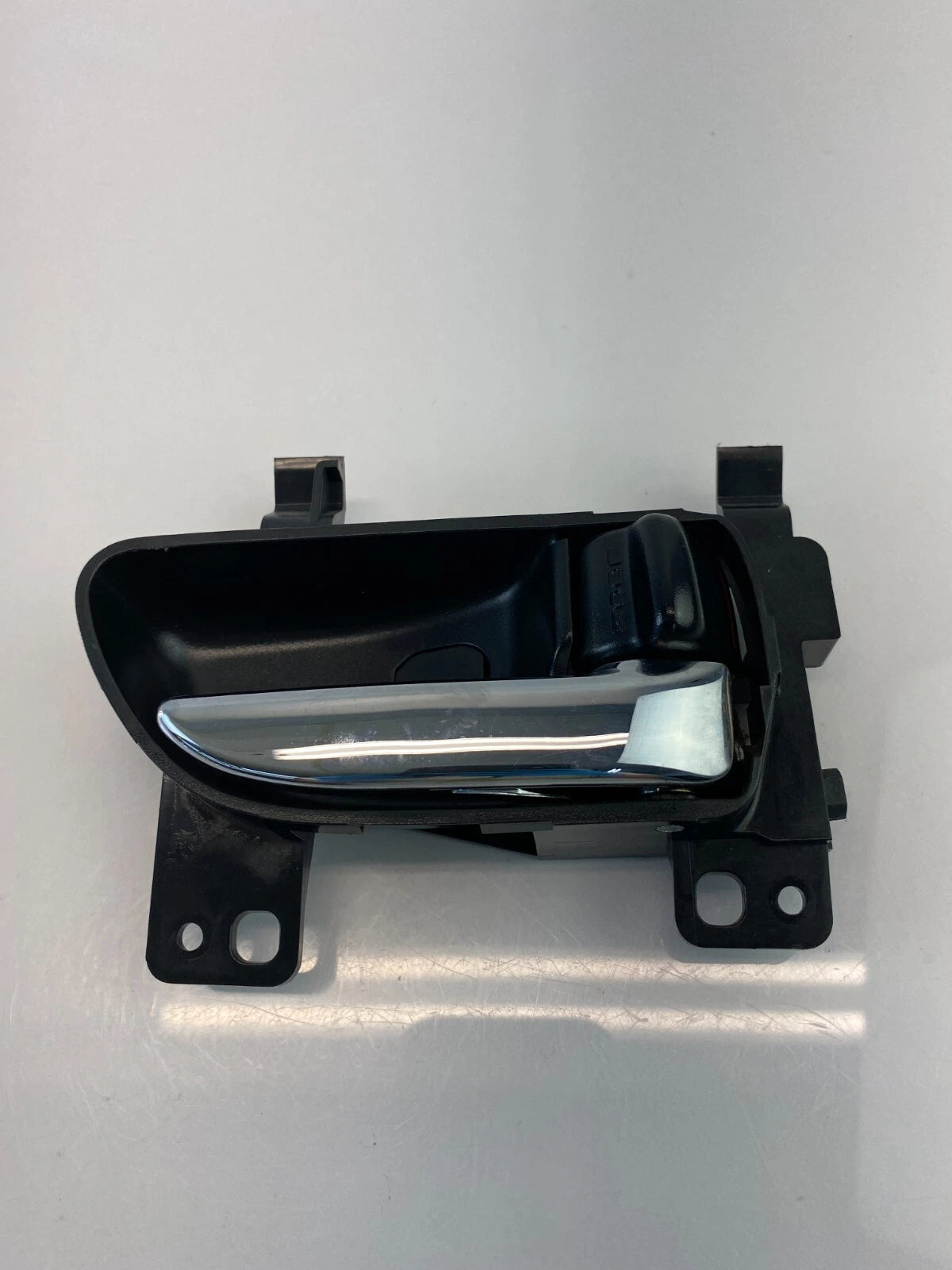 2010-2014 SUBARU LEGACY RIGHT PASSENGER SIDE INTERIOR DOOR HANDLE ASSEMBLY OEM
