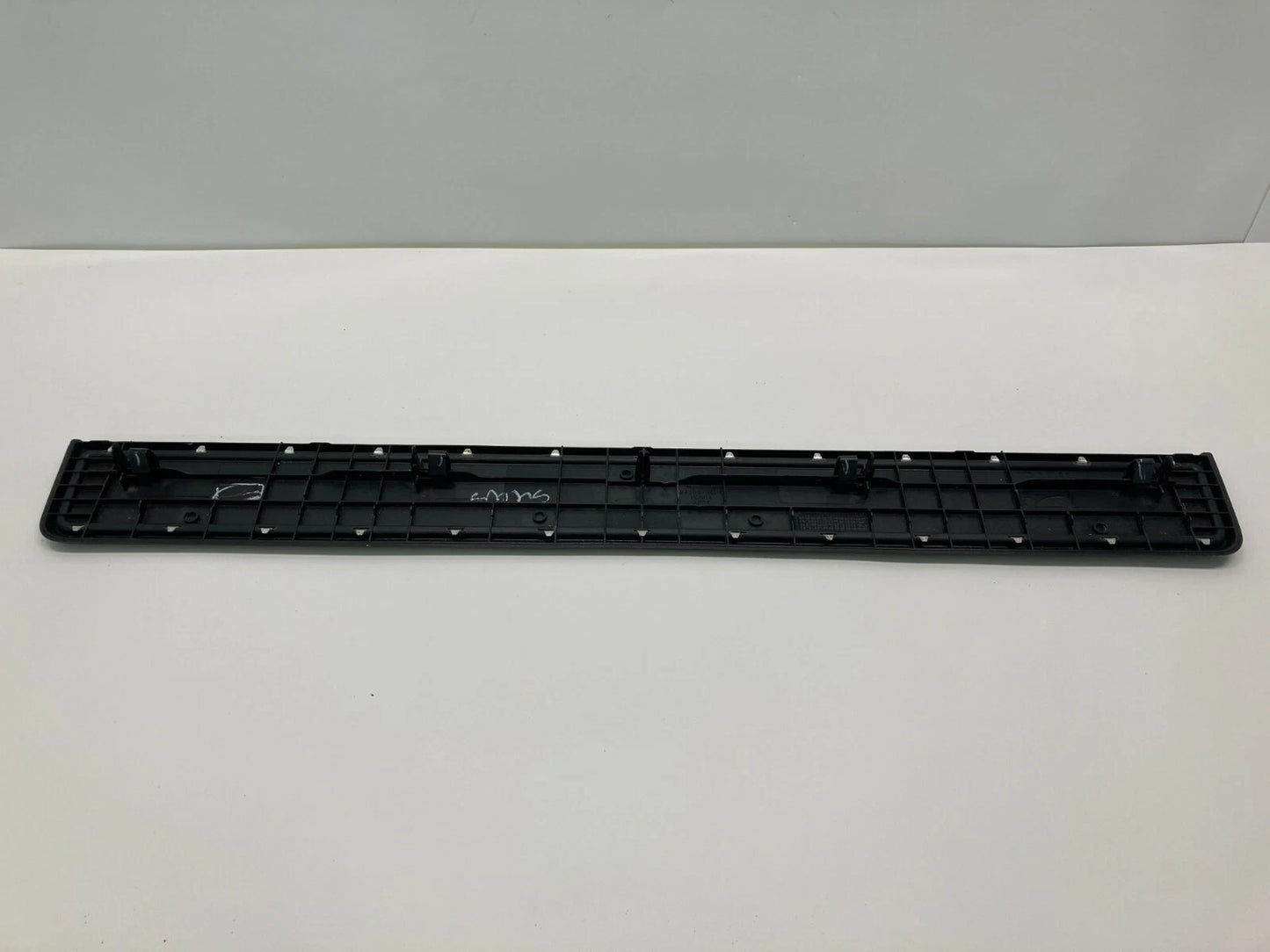 2004-2008 ACURA TL FRONT RIGHT DOOR SILL SCUFF TRIM PLATE STEP MOLDING 84202-SEP