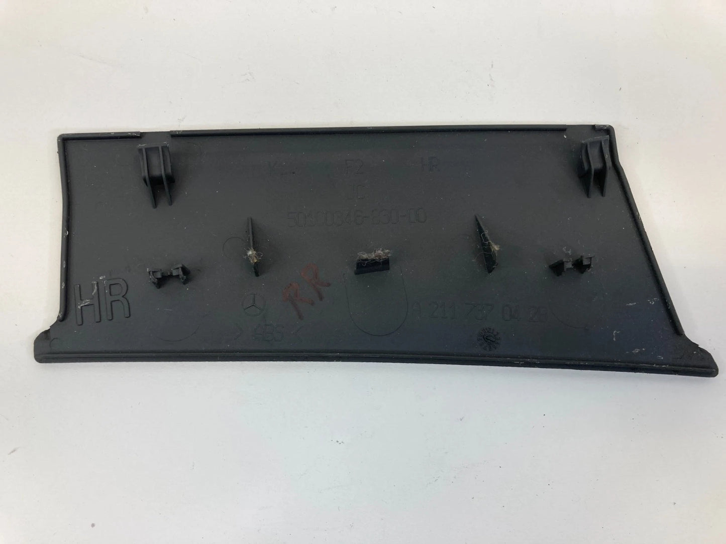 03-09 MERCEDES BENZ E320 REAR RIGHT DOOR ARMREST COVER BEZEL TRIM A2117370428