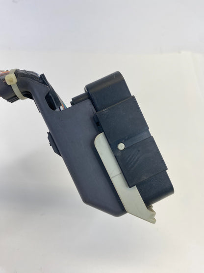 2009-2011 Jaguar XF 4.2L A/T RWD ABS Anti Lock Brake Pump Socket Plug Connector