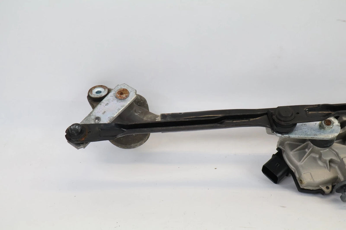 2006-2011 HYUNDAI ACCENT FRONT WINDSHIELD WIPER LINKAGE W MOTOR OEM 98110-1G000