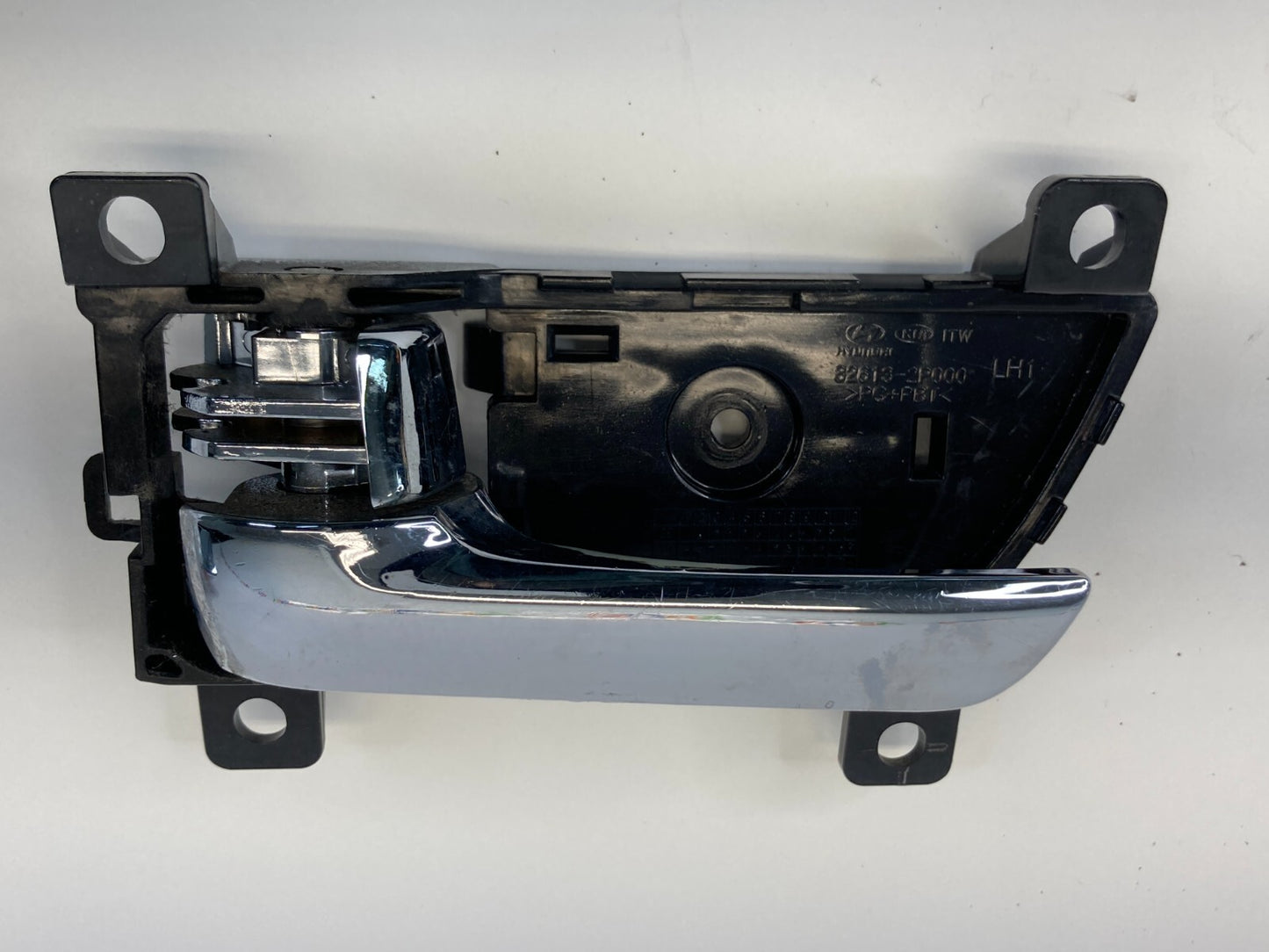 2011 2012 2013 Kia Sorento Front Left Side Interior Door Handle 82613-2P000 OEM