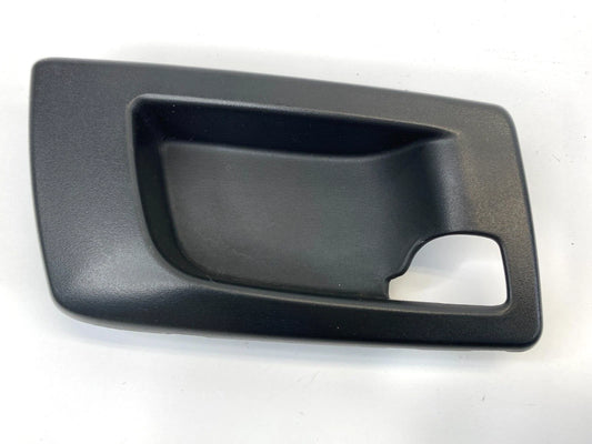 04-06 CADILLAC SRX 03-07 CTS RR RIGHT INNER DOOR HANDLE BEZEL TRIM OEM 25752964
