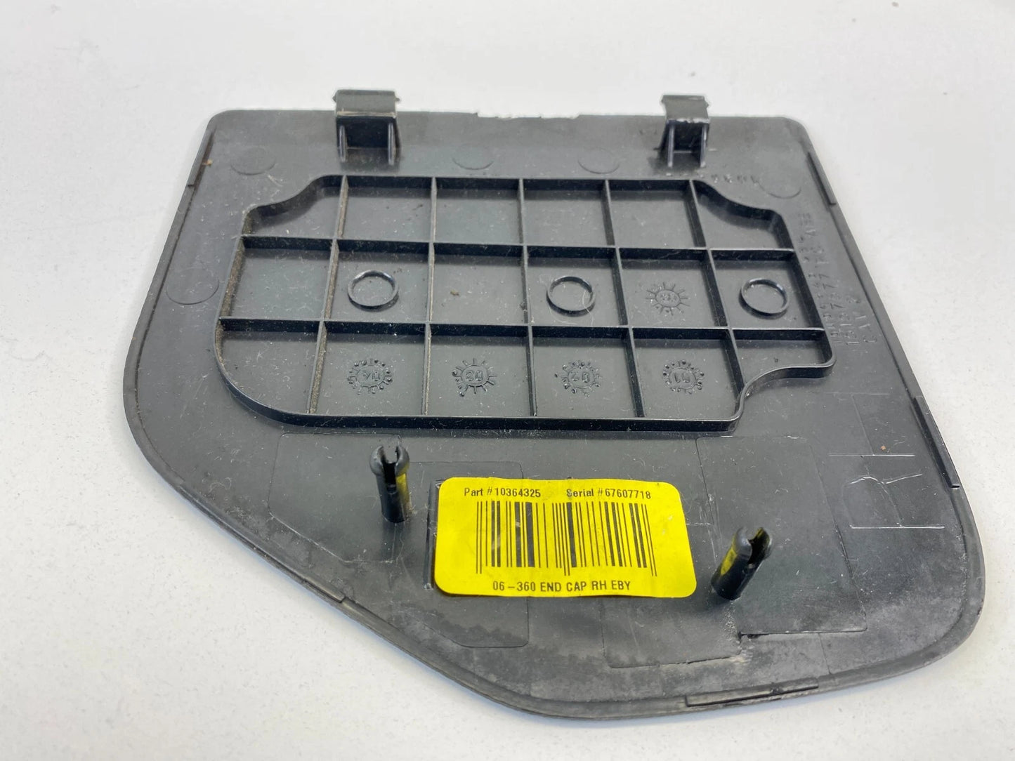 2002-2004 GMC ENVOY XL RIGHT PASSENGER SIDE DASH END CAP TRIM COVER 15157577 OEM