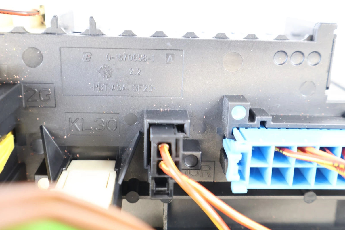2010-2016 MERCEDES-BENZ E350 REAR FUSE BOX RELAY CONTROL MODULE 5DK01102325 OEM