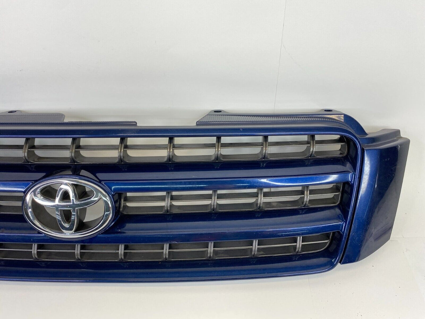 2001-2003 Toyota Highlander Front Upper Grill Grille w/ Emblem 53101-48060 OEM