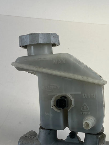 2006-2011 HYUNDAI ACCENT 1.6L BRAKE MASTER CYLINDER W/ FLUID TANK RESERVOIR OEM