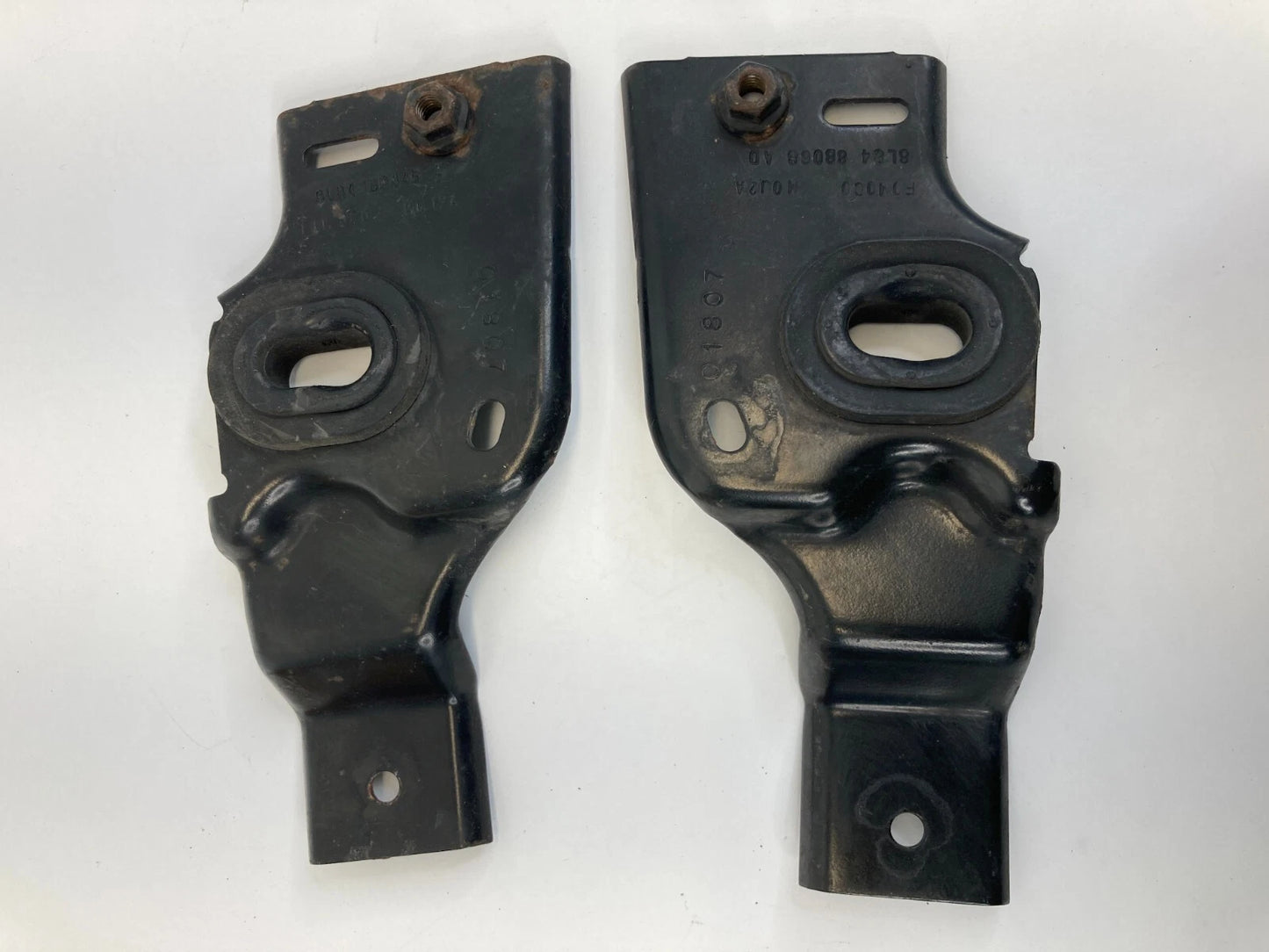 2008 FORD ESCAPE 3.0L V6 RADIATOR UPPER MOUNT SUPPORT BRACKET PAIR 8L84-8B445-A
