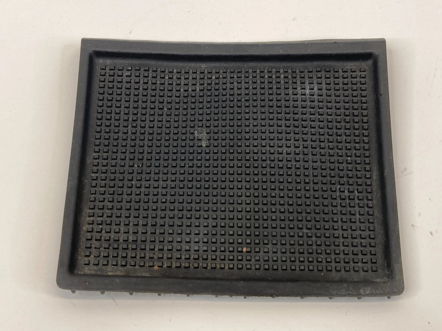 2008-2015 LAND ROVER LR2 UPPER DASH STORAGE POCKET RUBBER MAT TRAY LINER OEM