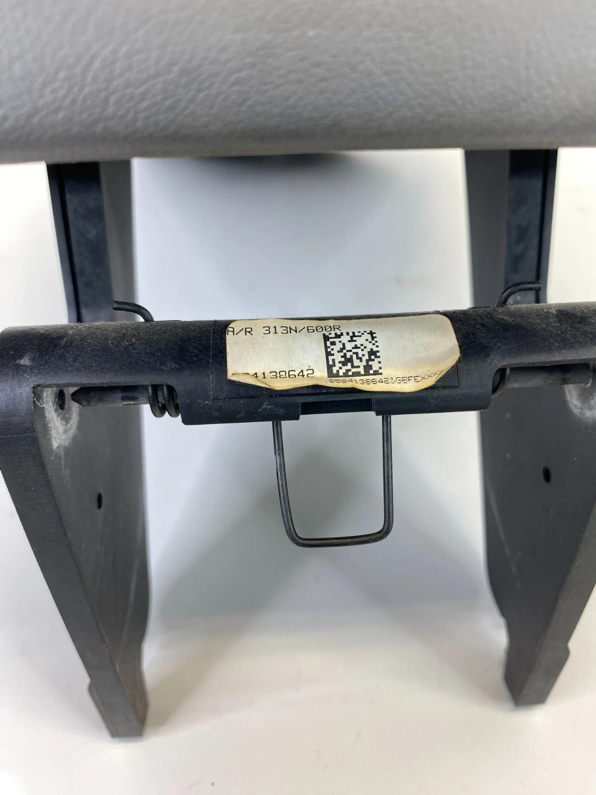 2014 2015 CHEVROLET MALIBU LS FRONT CENTER CONSOLE LID ARMREST LEATHER OEM