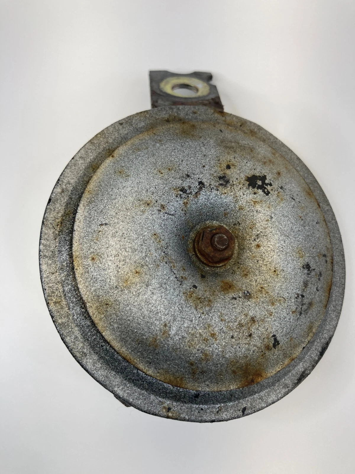 2000-2004 MITSUBISHI MONTERO SPORT HORN ALARM NOTE TONE SIREN E200933 OEM