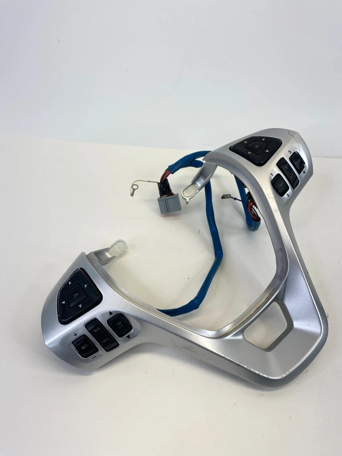 2013-2019 Ford Taurus Steering Wheel Cruise & Audio Control Switch Trim Bezel