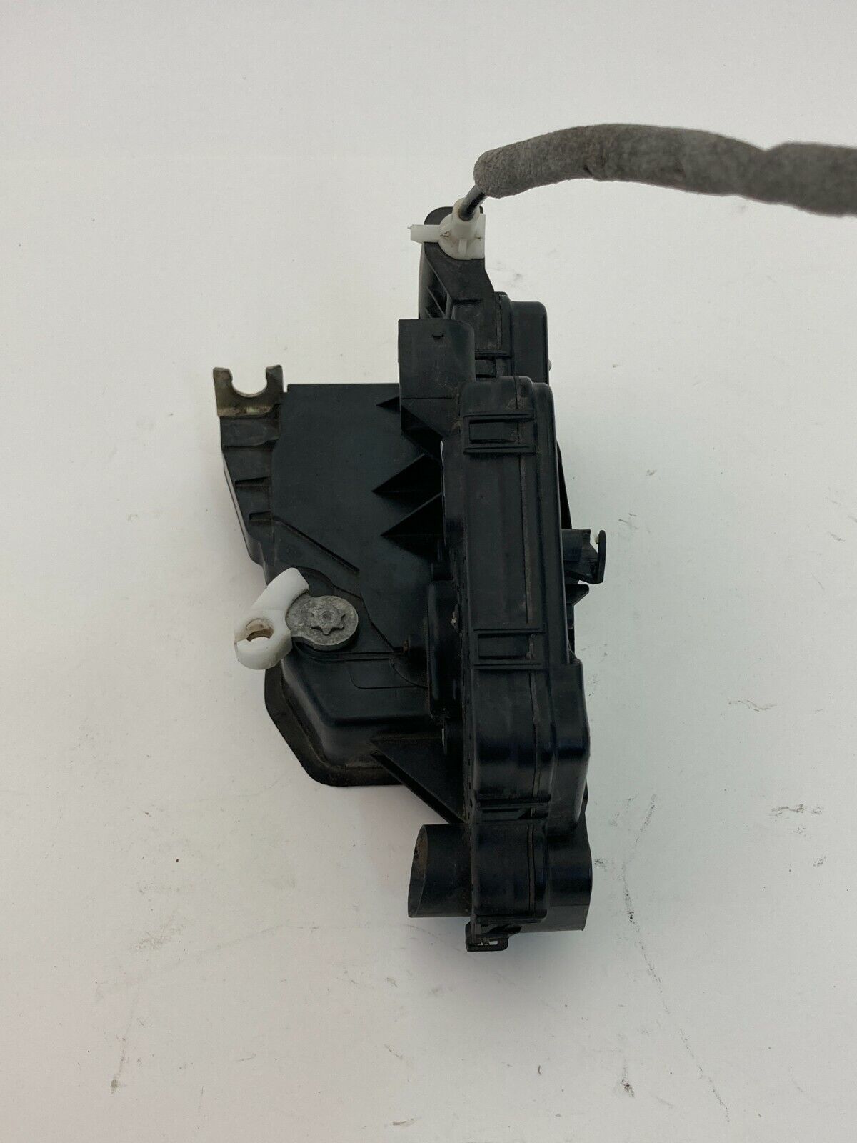 2001-2005 BMW 325i 325xi 330i 330xi Front Right Door Lock Latch Release Actuator