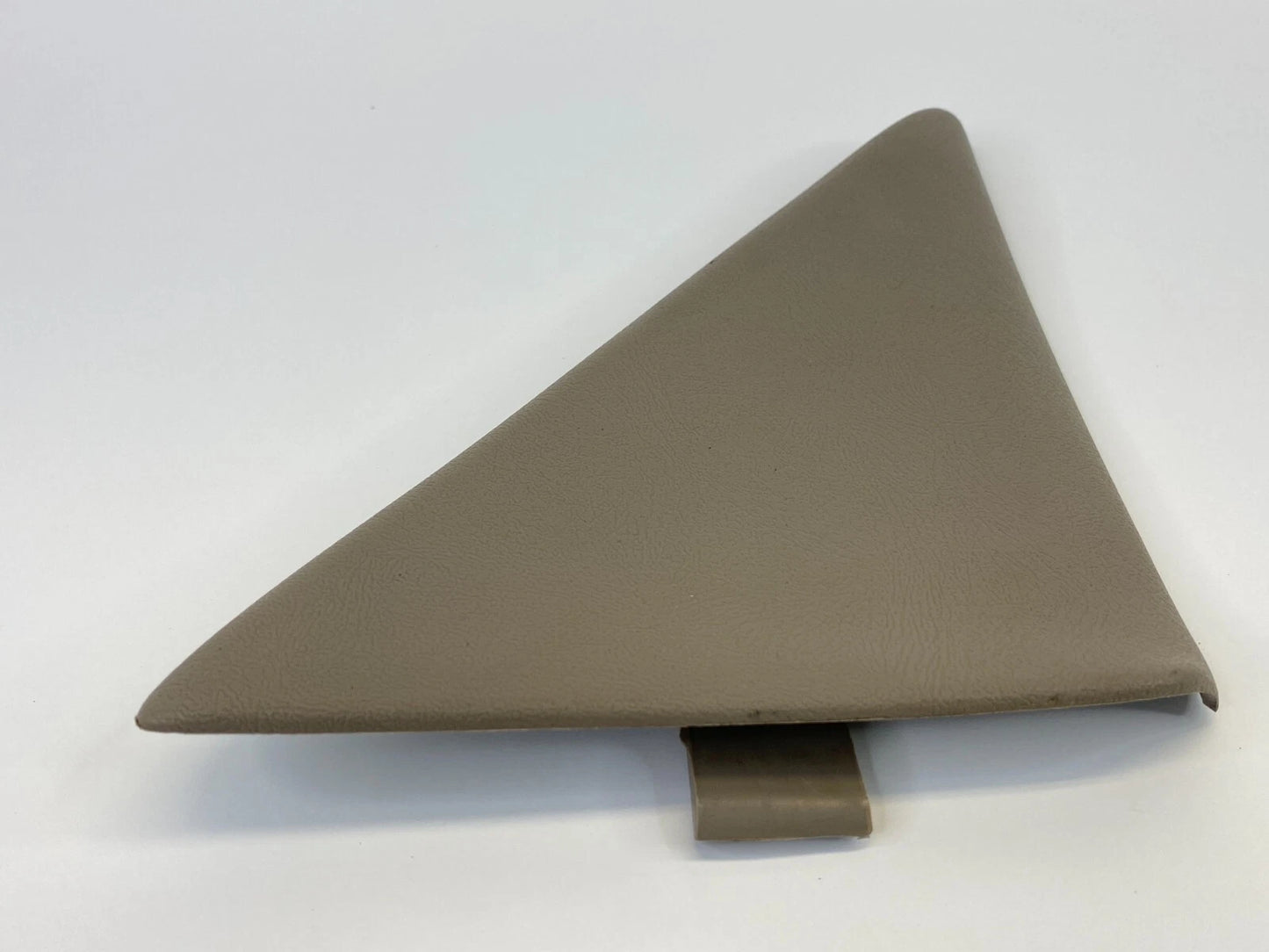 2003-2006 CHEVROLET AVALANCHE 4-DR FRONT RIGHT DOOR INNER CORNER COVER 15770645