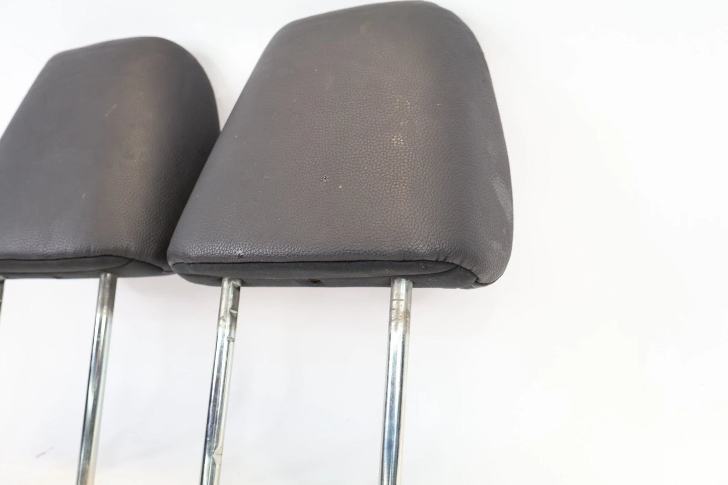 16-22 HONDA PILOT PAIR REAR SECOND ROW HEADRESTS LEFT RIGHT BLACK LEATHER OEM