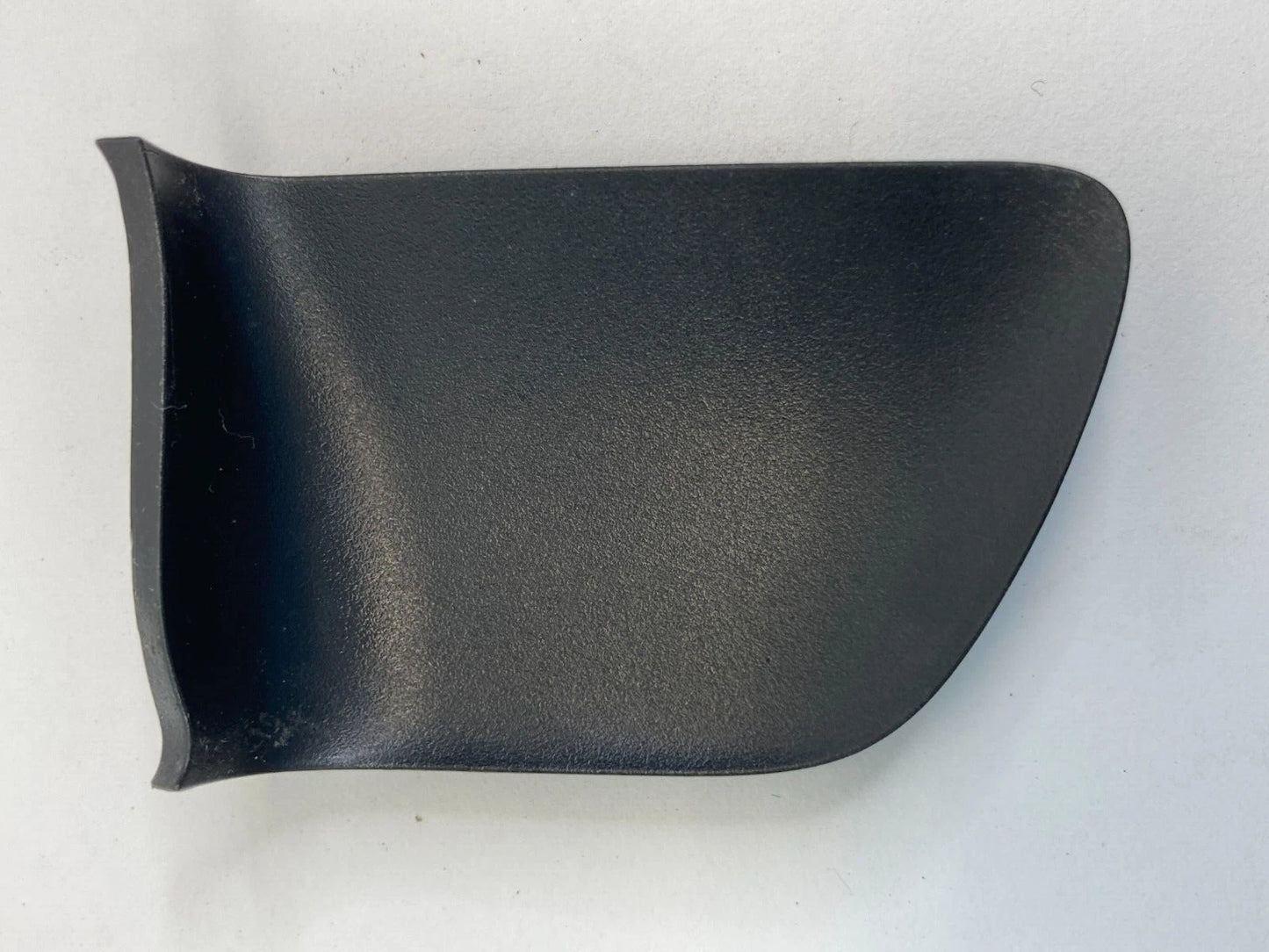 2002-2006 TOYOTA CAMRY FRONT LEFT INNER DOOR PLUG SCREW COVER TRIM 69284-AA010-A