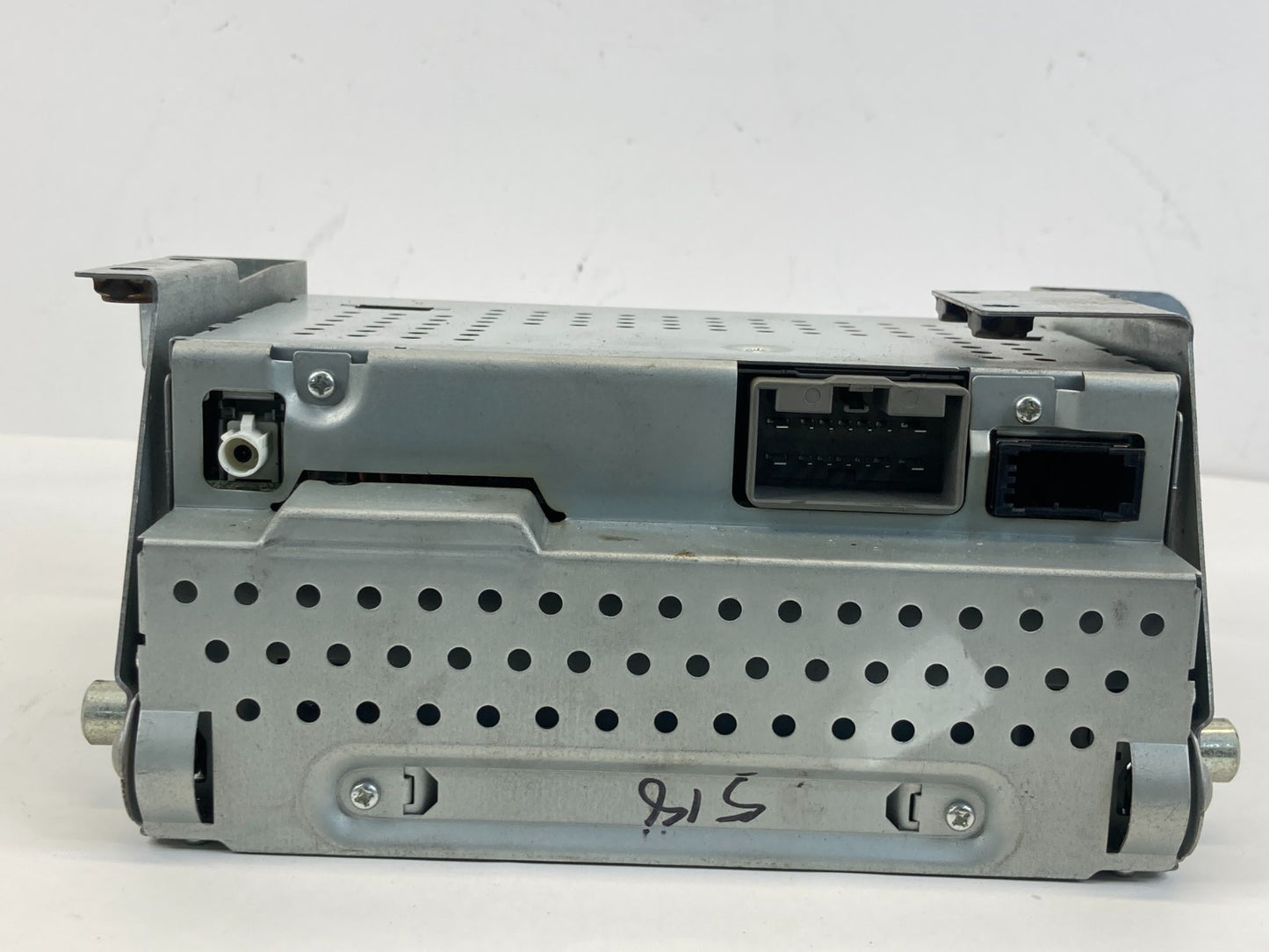 2009-2011 Jaguar XF Radio AM/FM Stereo 6 Disc CD Player Receiver 7G9N14C230TA