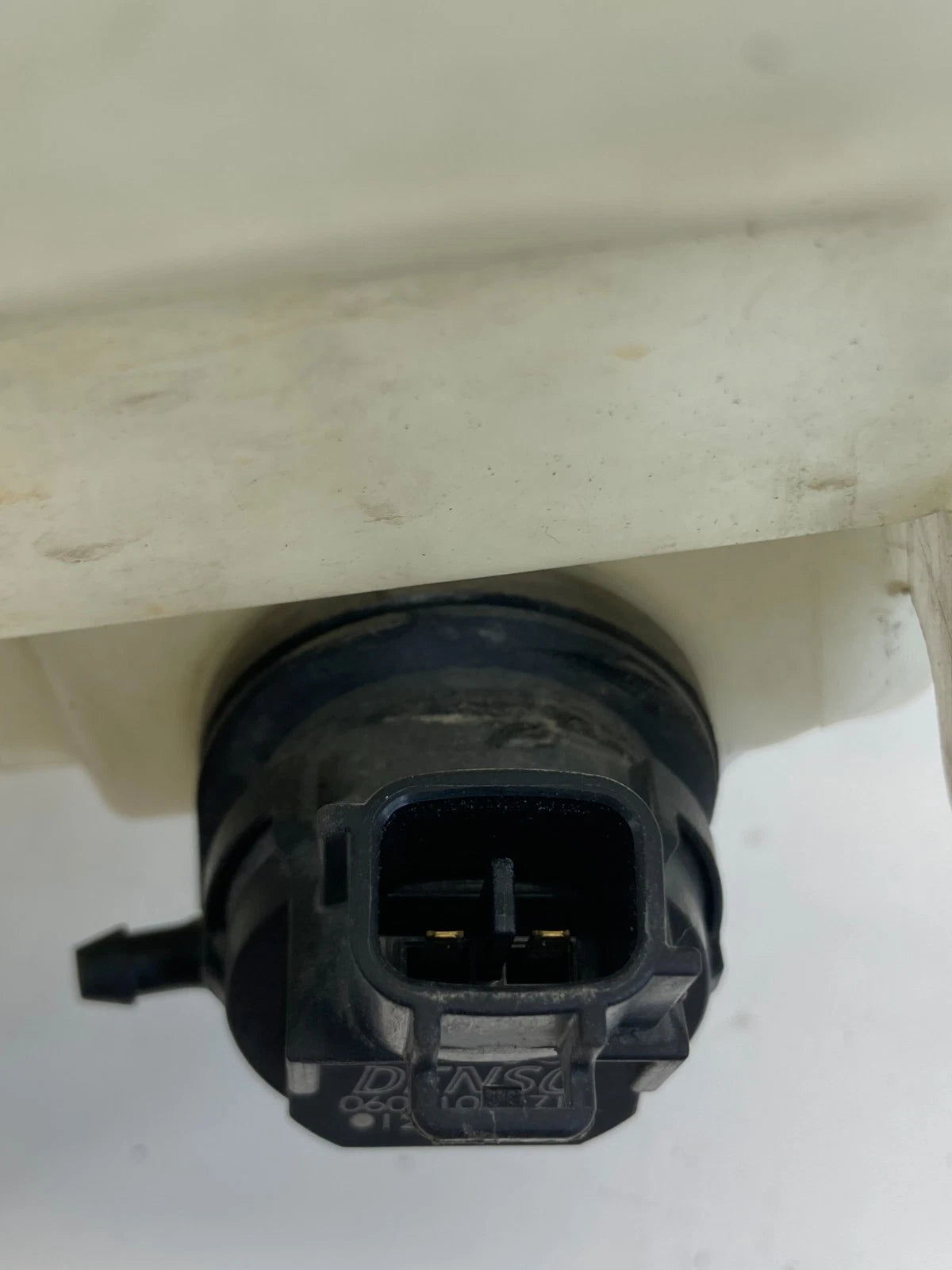 2004-2020 TOYOTA SIENNA WINDSHIELD WIPER WASHER FLUID RESERVOIR W/ PUMP OEM