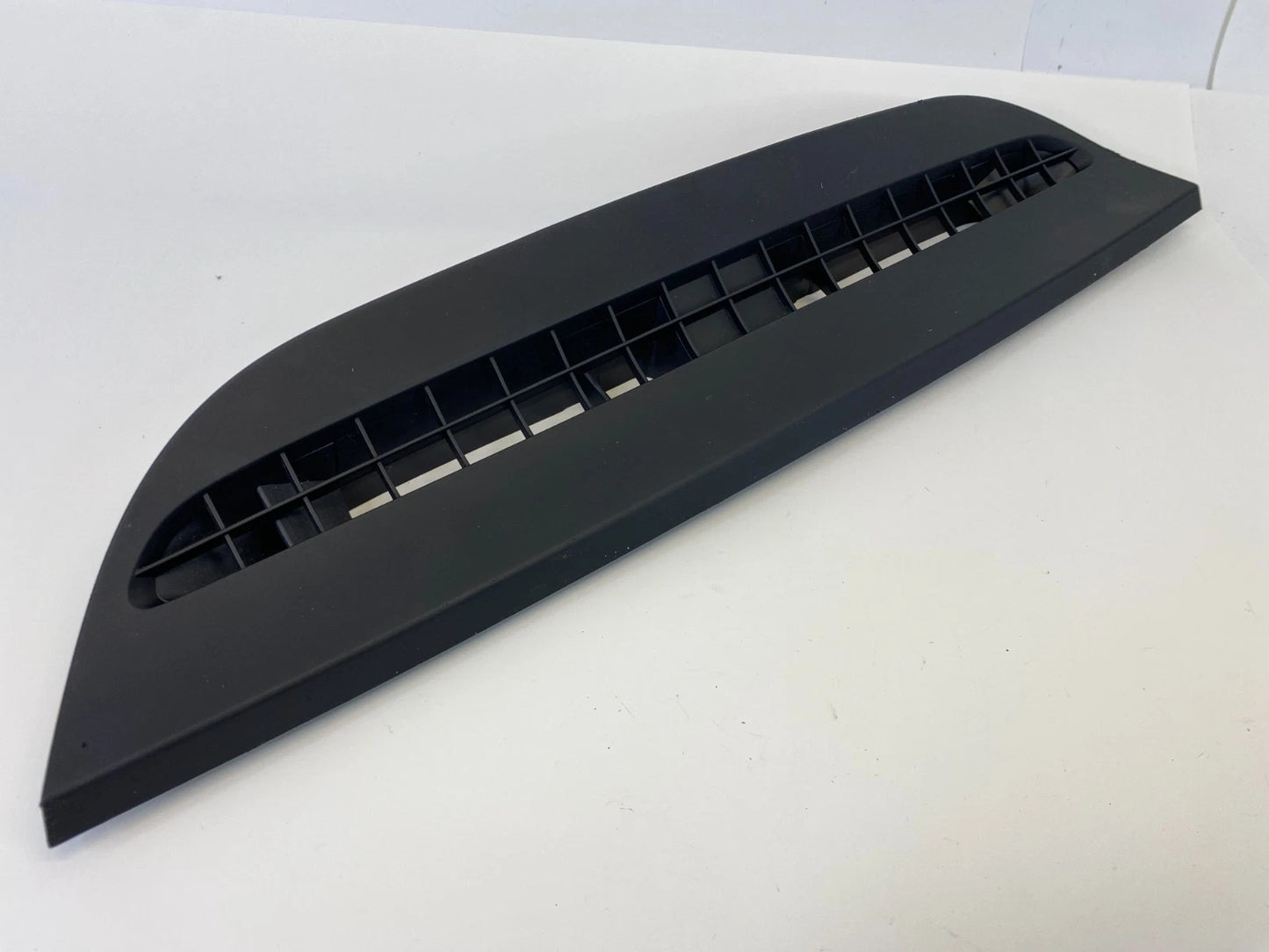 2013-2019 CADILLAC ATS DASHBOARD UPPER DEFROSTER VENT GRILLE COVER 22936863 OEM