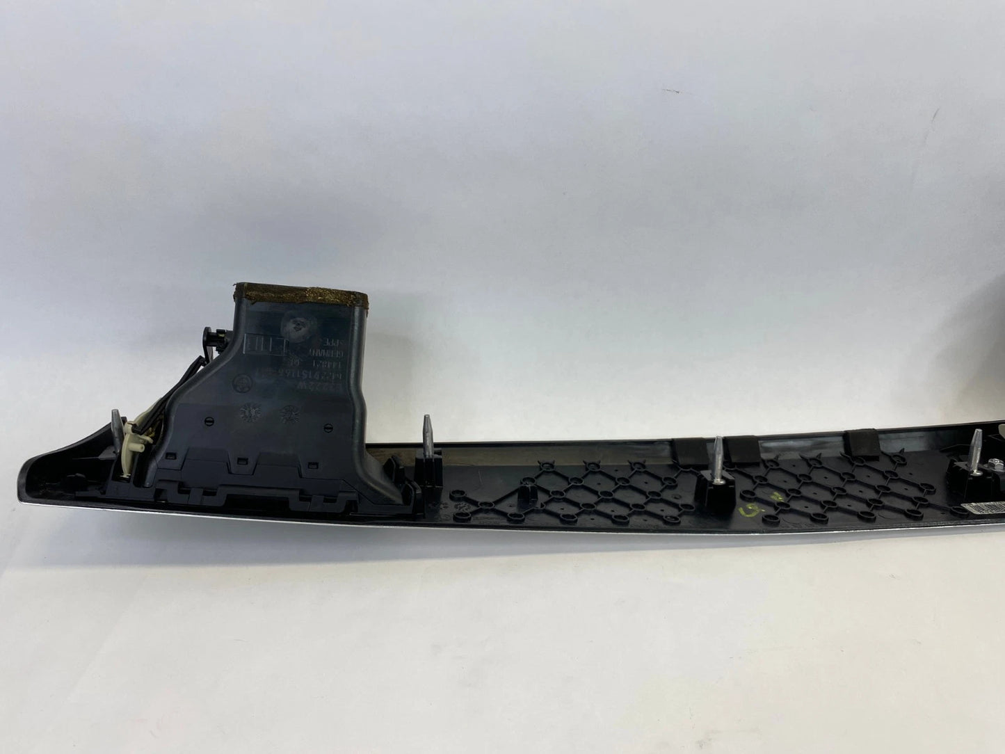 07 08 BMW 335XI CENTER DASH AIR VENT PANEL W/ LOCK DTC HAZARD SWITCH 64229151166