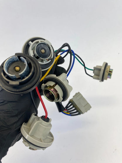1999-2005 VOLKSWAGEN JETTA REAR TAILLIGHT BULB SOCKET WIRING HARNESS PIGTAIL OEM