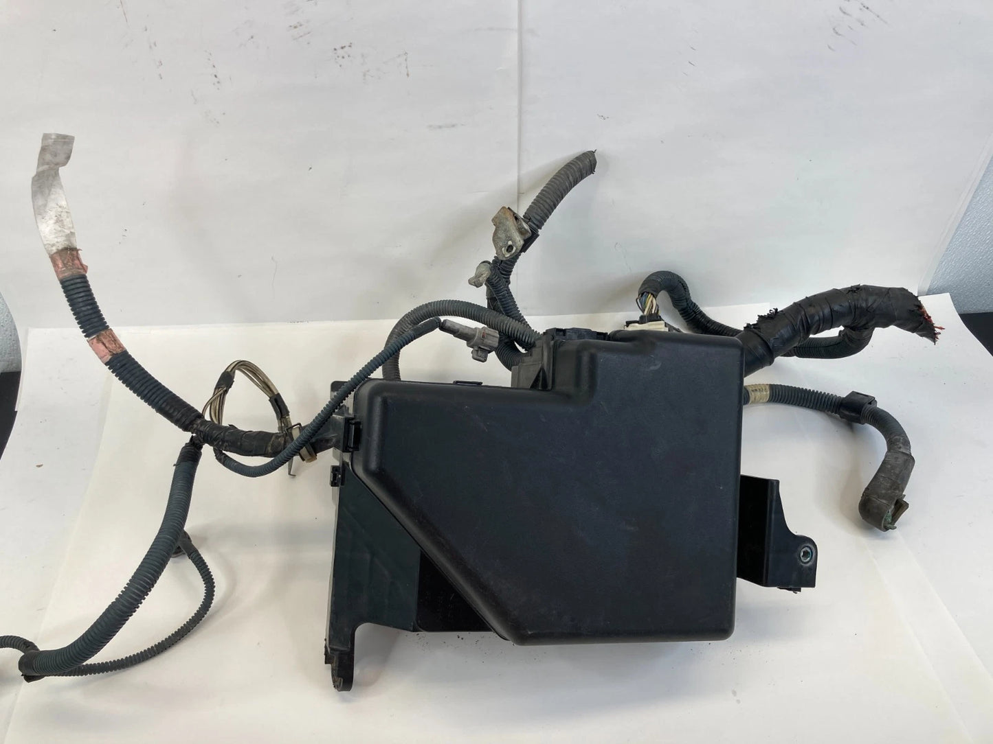 2008-2010 TOYOTA SIENNA 3.5L A/T ENGINE BAY FUSE RELAY DISTRIBUTION JUNCTION BOX