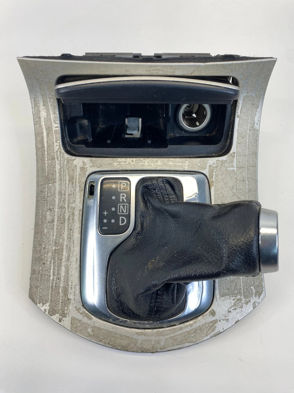 2007 2008 INFINITI G35 AUTIMATIC CENTER GEAR SHIFTER BEZEL TRIM 96936JK60A OEM