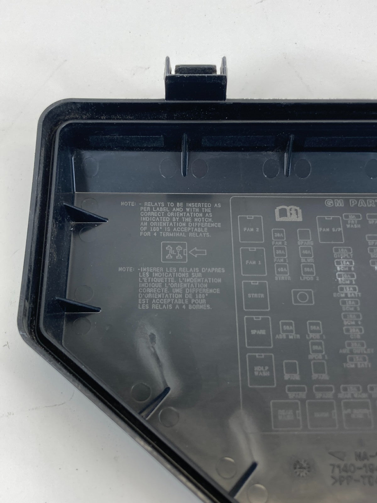 2007 2008 2009 Cadillac SRX Engine Compartment Fuse Box Cap Cover Lid OEM