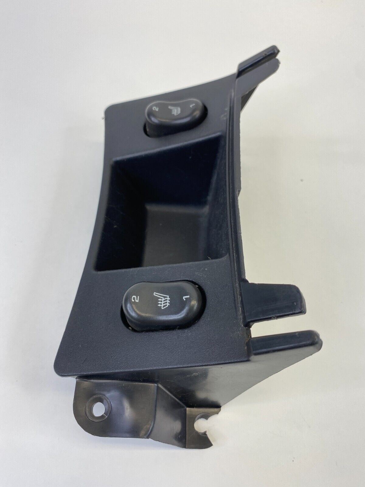 2003-2005 Saturn Vue Center Dash Tray w/ Heated Seat Switch Control 15234596 OEM