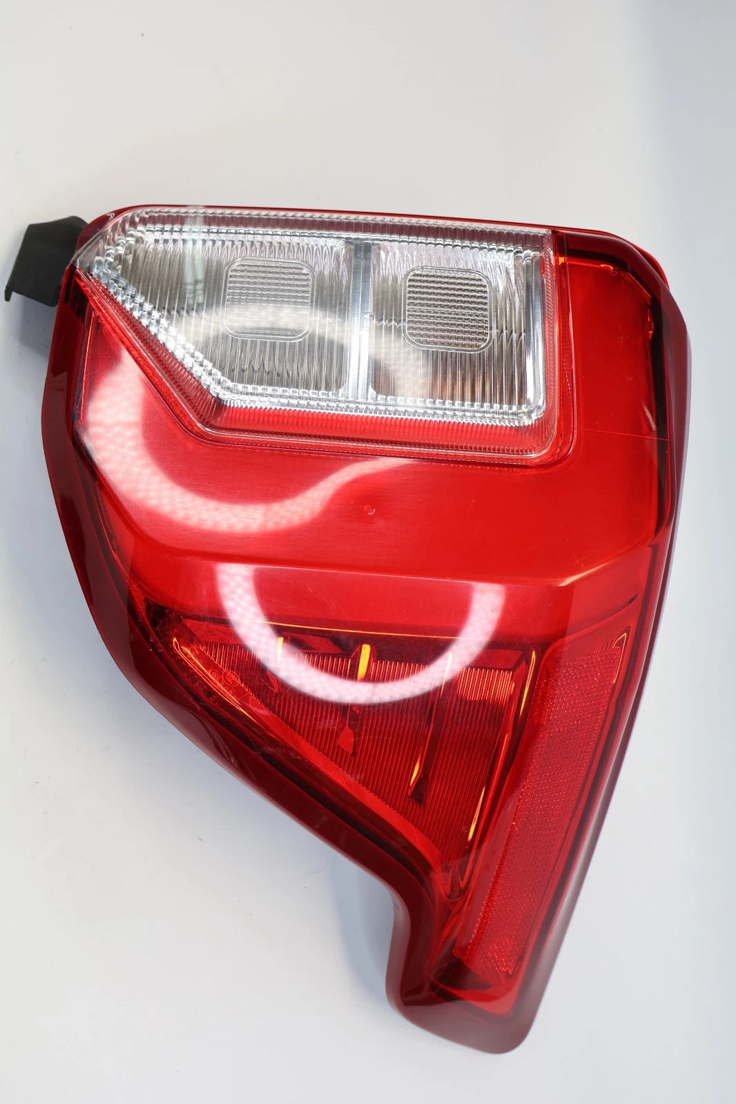 2020-2024 FORD EXPLORER REAR RIGHT RH SIDE OUTER TAIL LIGHT HALOGEN LAMP OEM