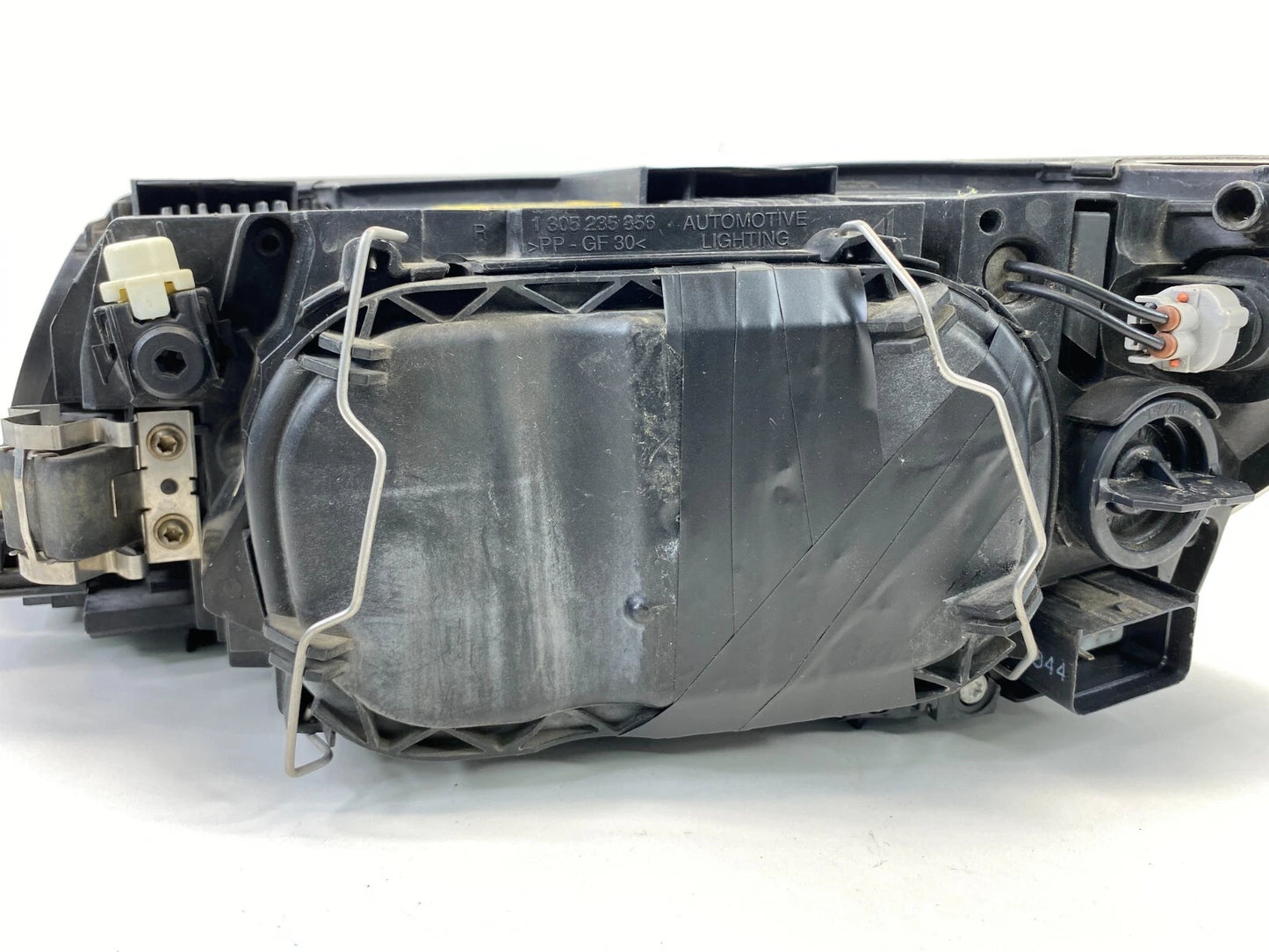 03 04 VOLVO S40 FRONT RIGHT PASSENGER HEADLIGHT HEADLAMP LAMP HALOGEN 30678319