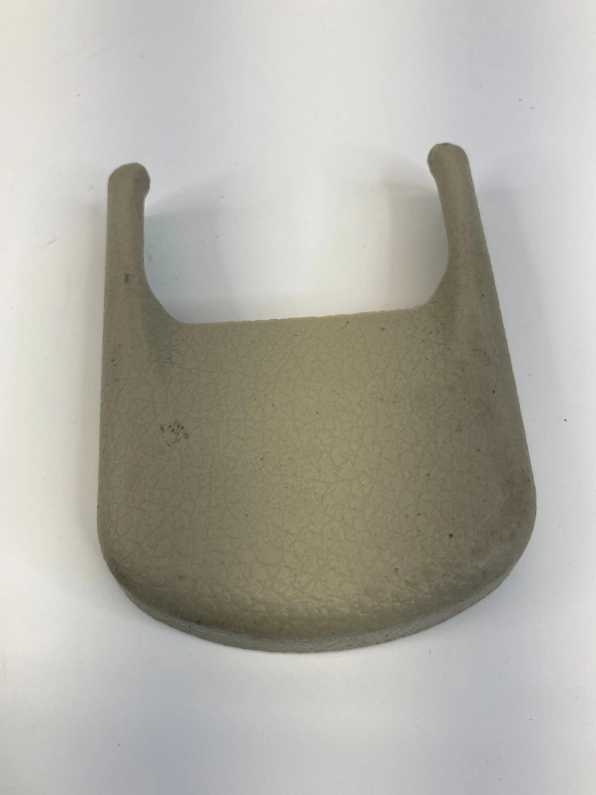 2006-2010 INFINITI M35 FRONT RIGHT SEAT TRACK END INNER COVER 87505-EG000 OEM