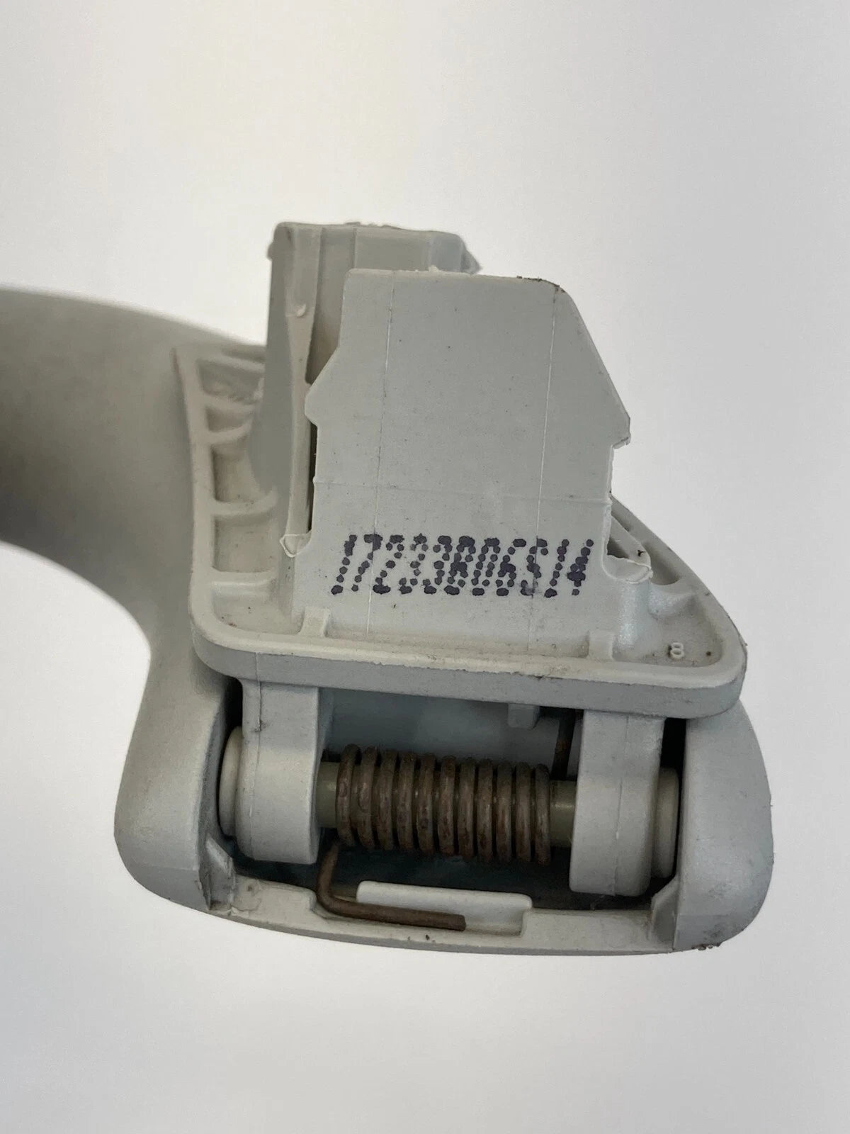 05-07 VW VOLKSWAGEN JETTA REAR RIGHT ROOF INNER GRAB GRIP HANDLE 1K0-857-607J