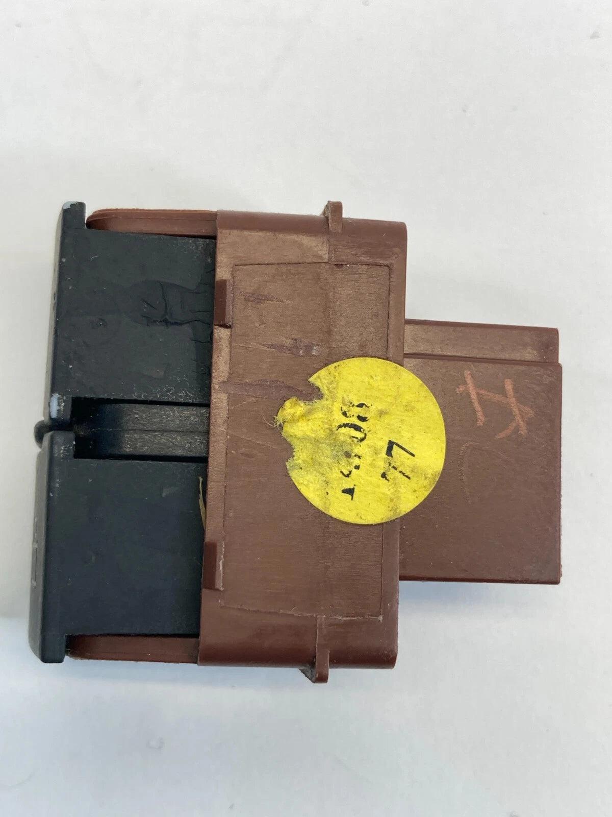 2005-2011 AUDI A6 OPENER TRUNK RELASE & FUEL DOOR CONTROL SWITCH 4F0959833A OEM