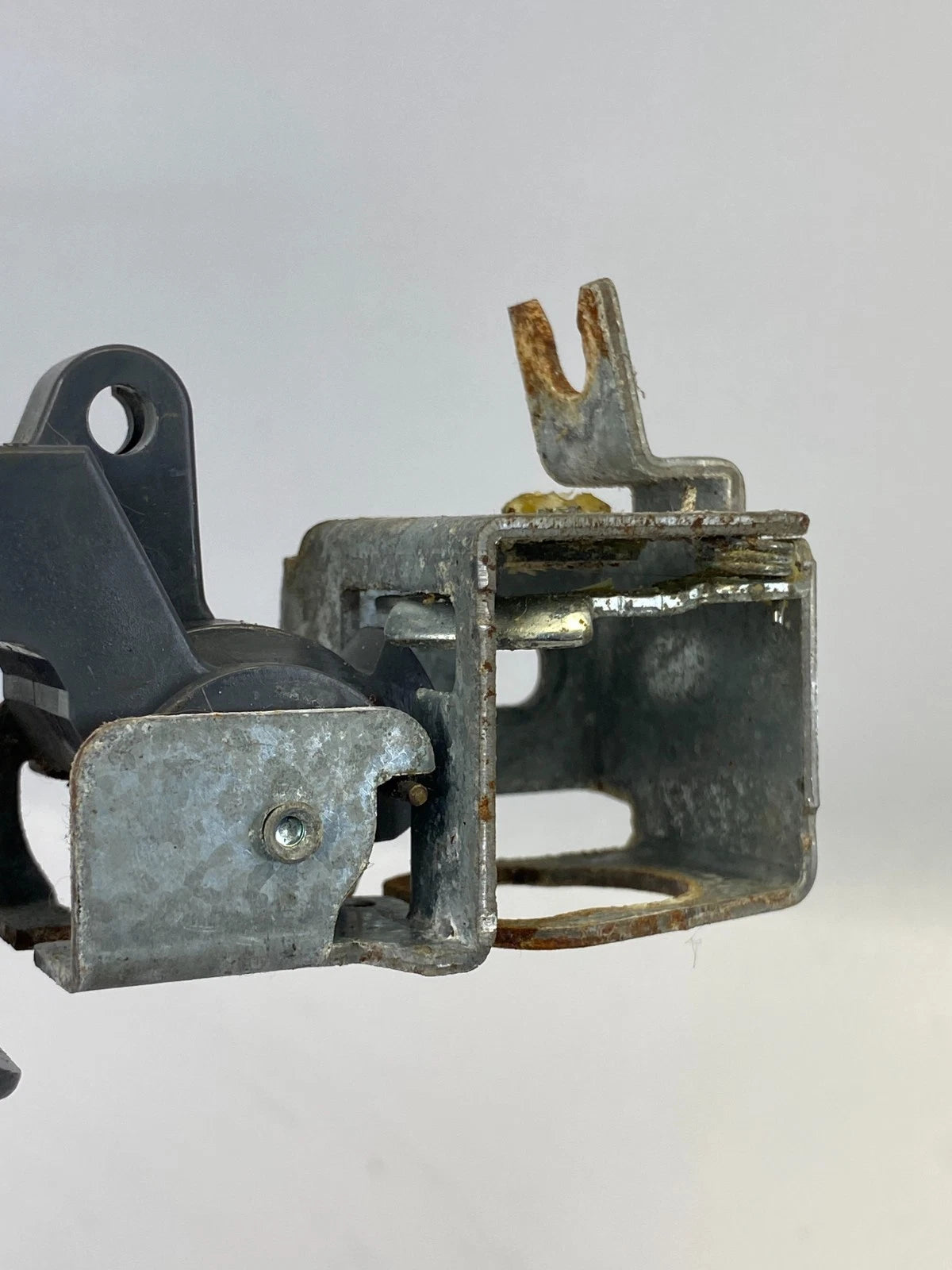 2003-2007 HONDA ACCORD SEDAN FUEL DOOR & TRUNK LID OPENER SWITCH RELEASE HANDLE
