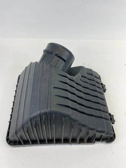11-14 HYUNDAI SONATA 2.0L AT AIR INTAKE CLEANER BOX UPPER COVER TRIM 28111-3Q500