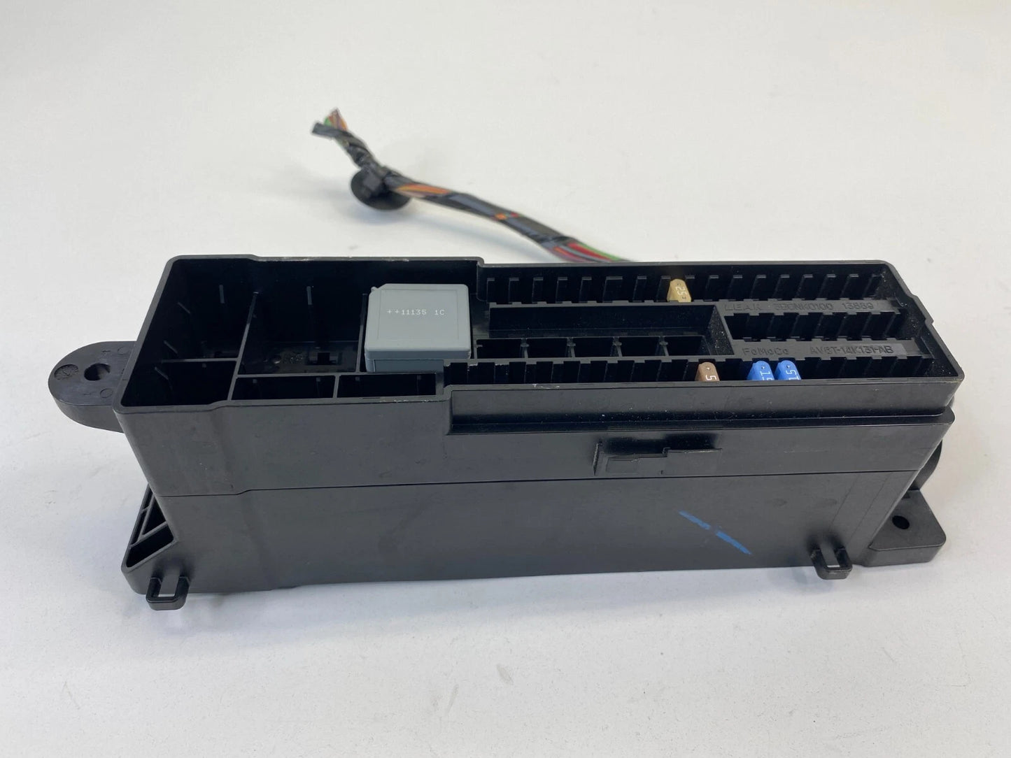 12-18 FORD FOCUS HATCHBACK REAR TRUNK RELAY JUNCTION FUSE BOX AV6T-14K131-AB OEM