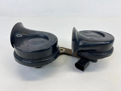 98-10 VW NEW BEETLE DUAL TONE HORN ASSEMBLY HIGH LOW PITCH SNAIL OEM E1-000209