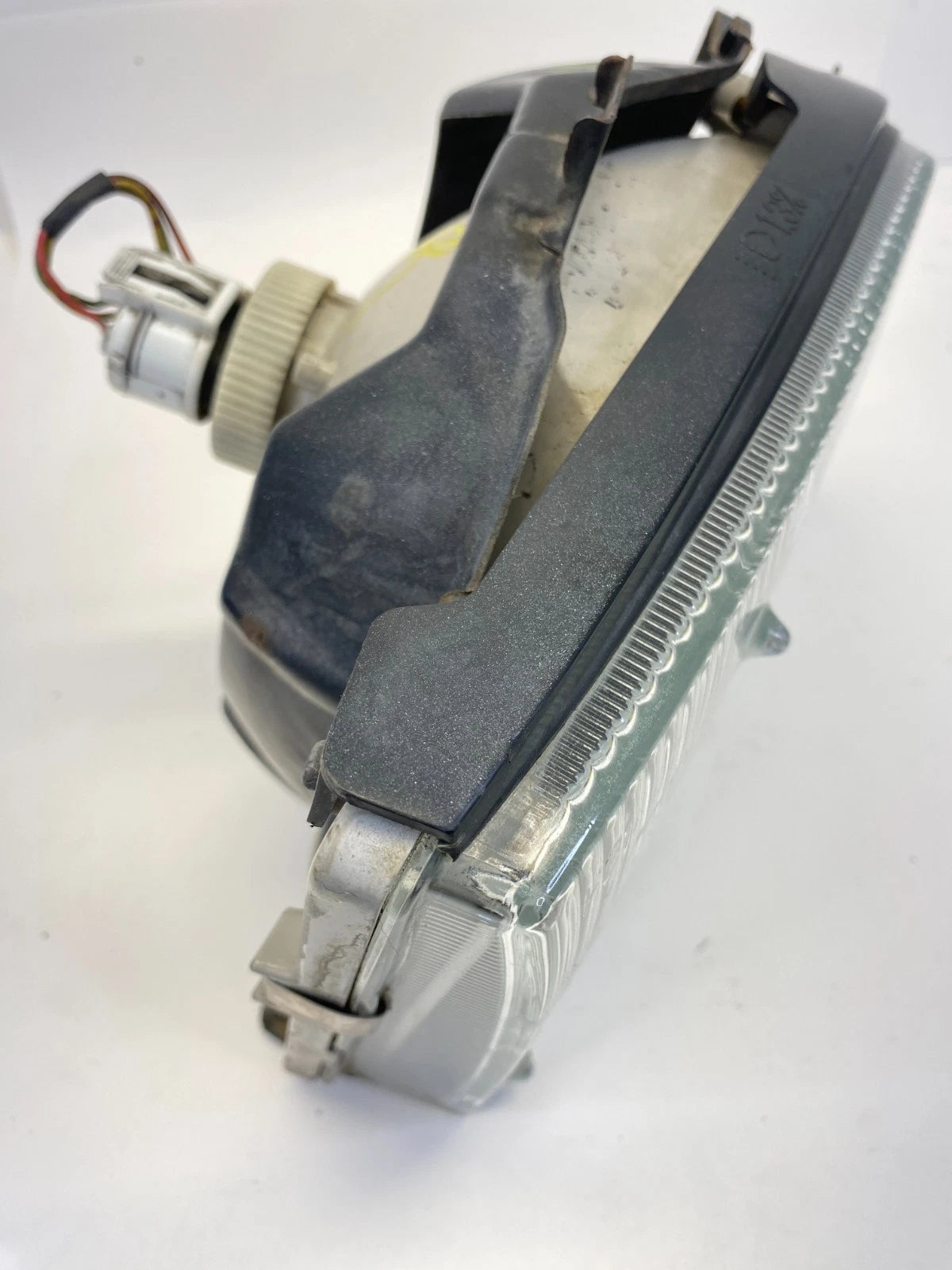 1998-2002 ISUZU TROOPER FRONT RIGHT PASSENGER SIDE HEADLIGHT ASSEMBLY OEM