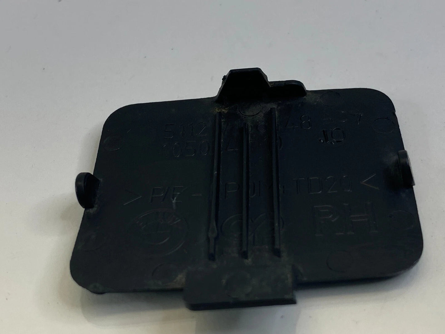 2007-2010 BMW X5 REAR BUMPER RIGHT TOW HOOK EYE CAP COVER TRIM 51-12-7-158-448