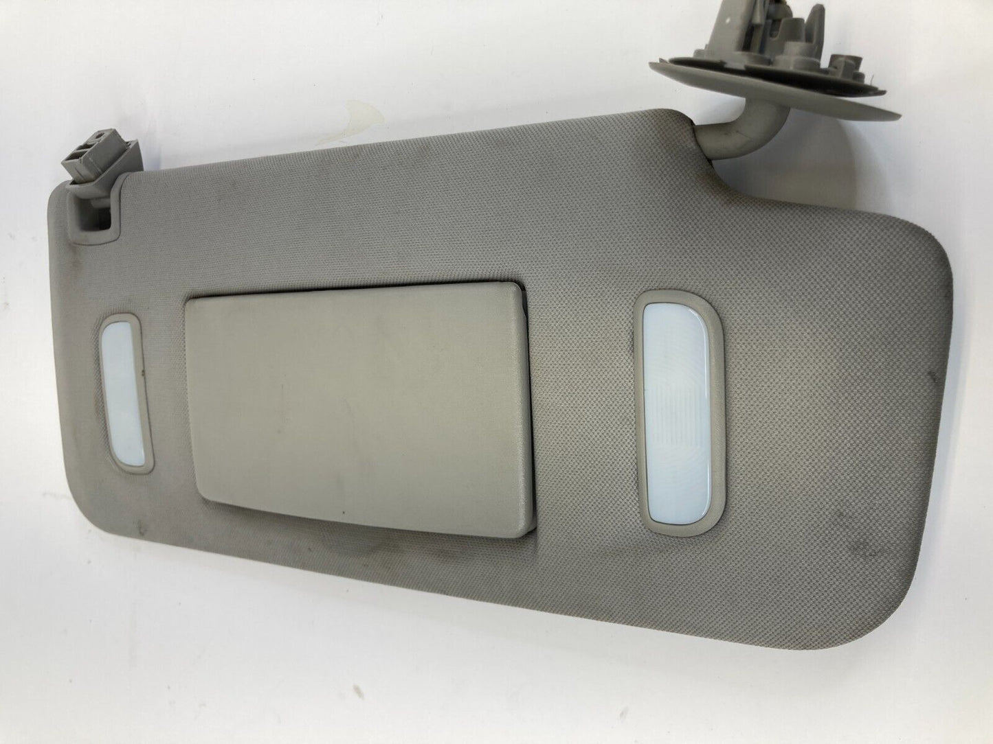 2008-2017 Buick Enclave Right Passenger Sunvisor Sun Visor W Illumination OEM