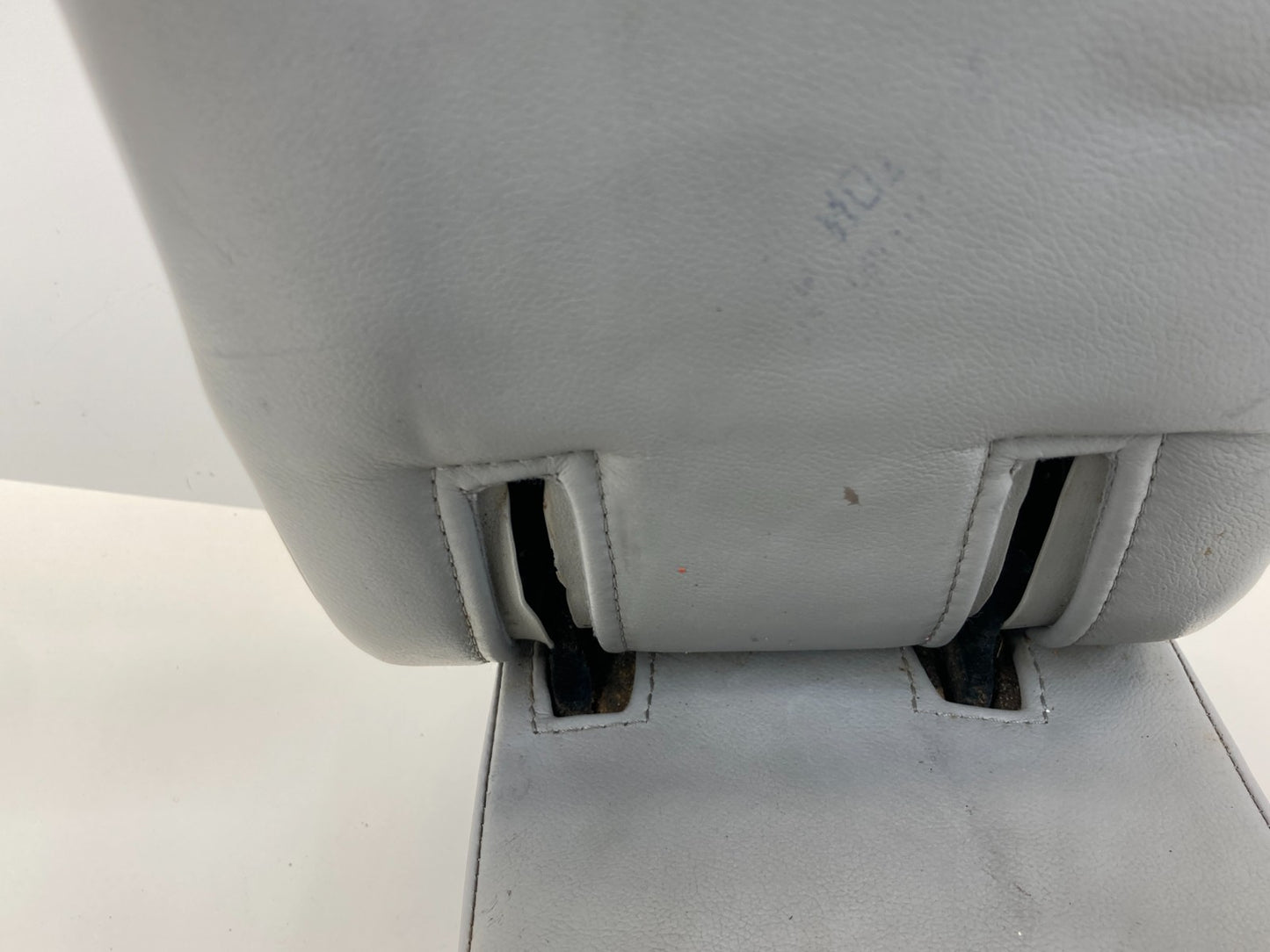 08 09 10 11 12 13 Toyota Highlander 2nd Row Middle Folding Jump Seat OEM