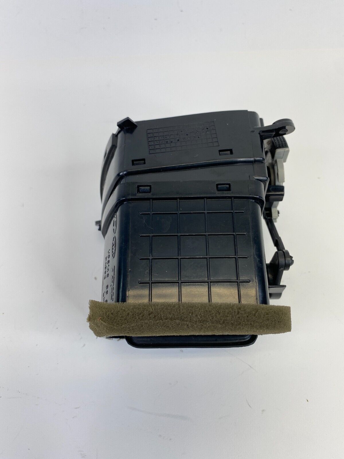 2000-2006 Hyundai Elantra Front Left Driver Side Dash Outer Air Vent Grille OEM