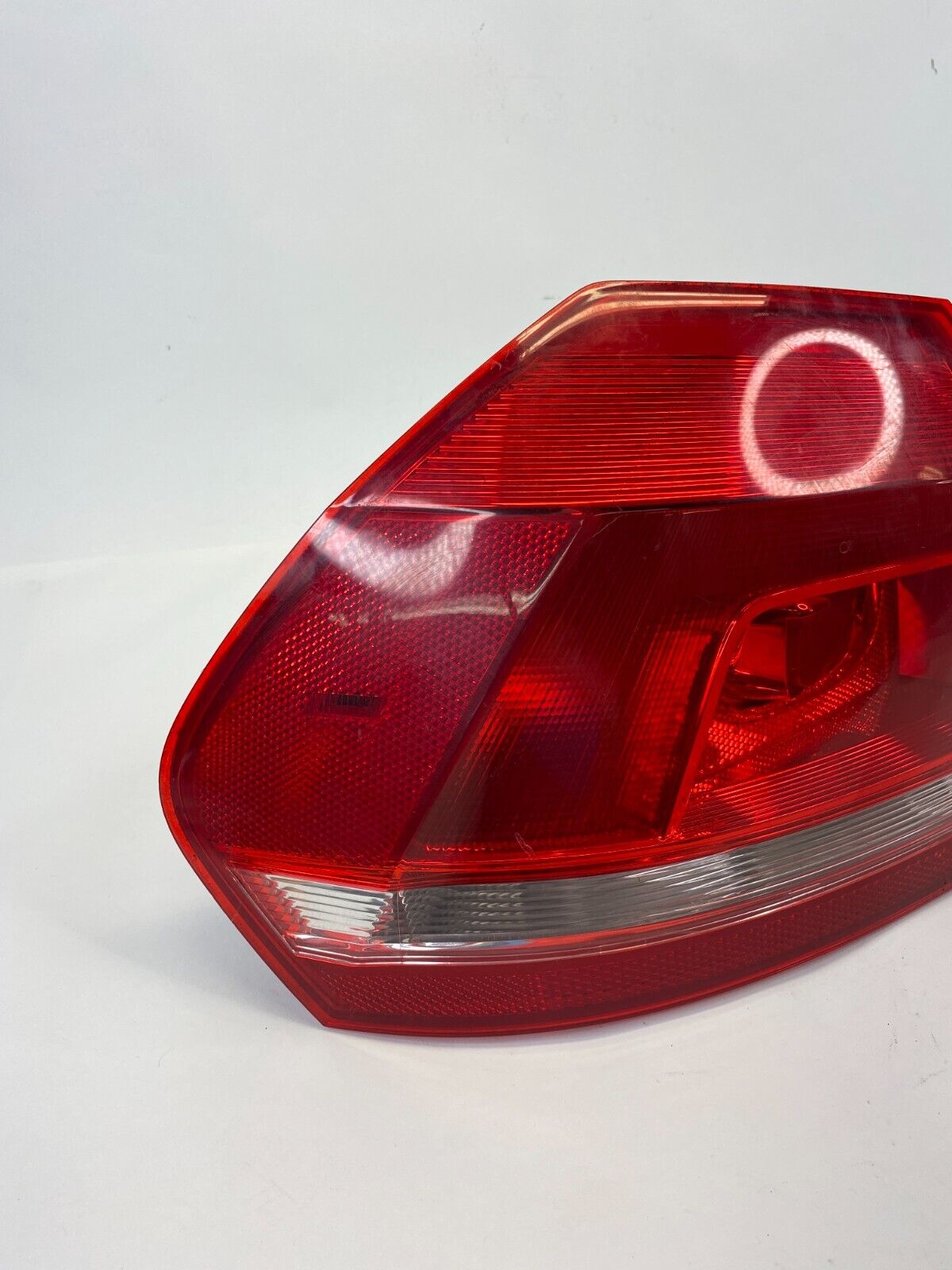 12-15 VW Passat Sedan Left Driver Tail Light Taillight Lamp Outer 561-945-095-C