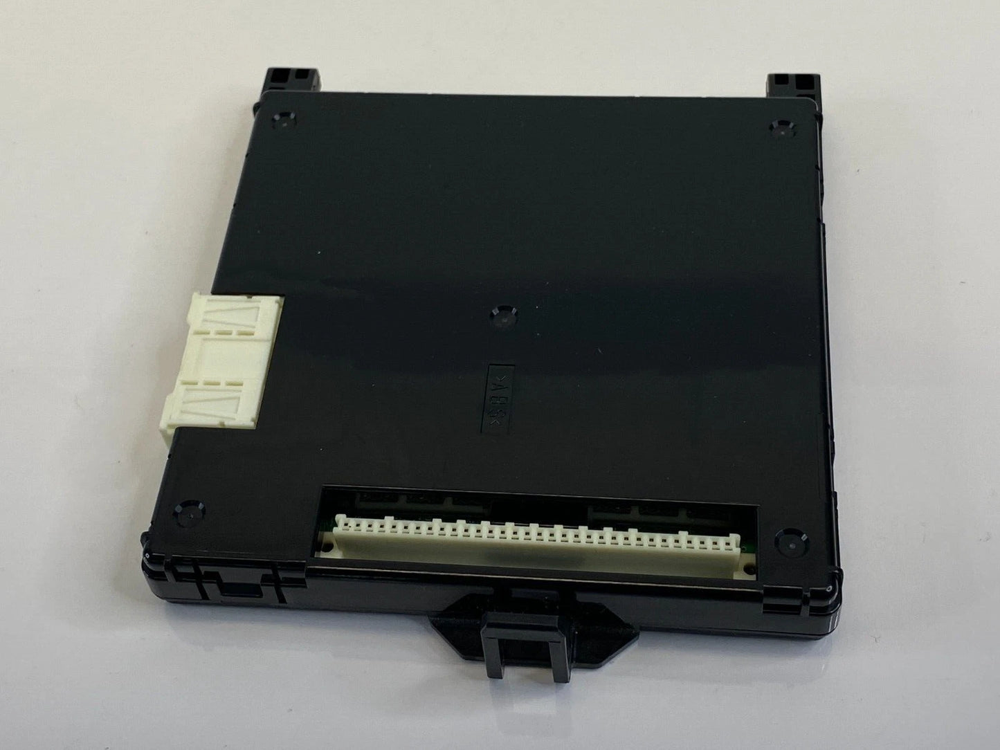 2010 2011 TOYOTA PRIUS MULTIPLEX NETWORK BODY CONTROL MODULE 89221-47120 OEM